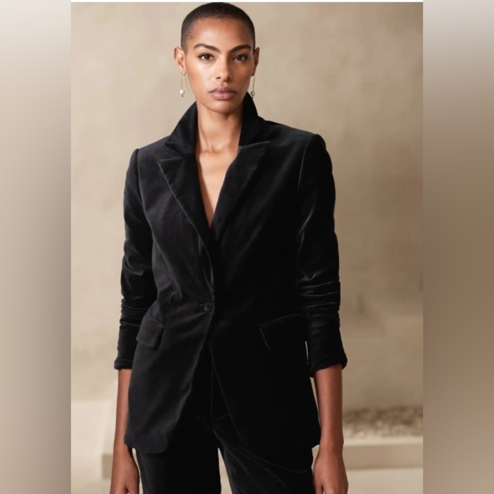 Banana Republic Long and Lean Black Velvet Blazer | New without Tags